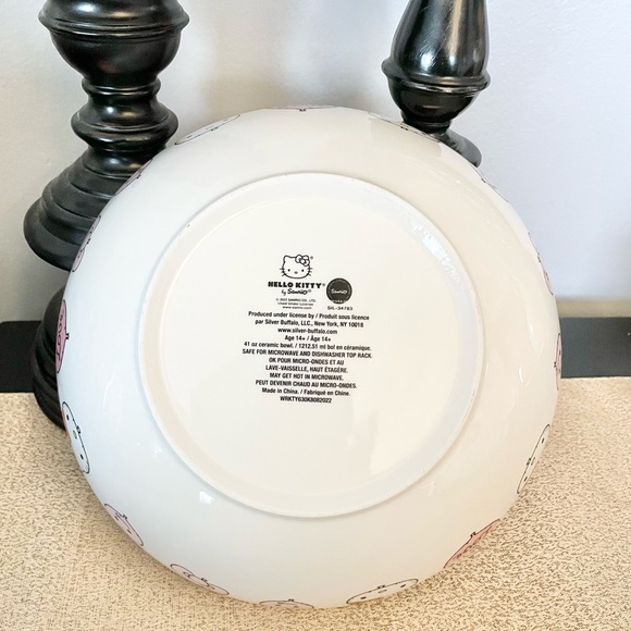 NWT Sanrio HELLO KITTY Large Ramen/Serving Ceramic Bowl - Picture 6 of 6